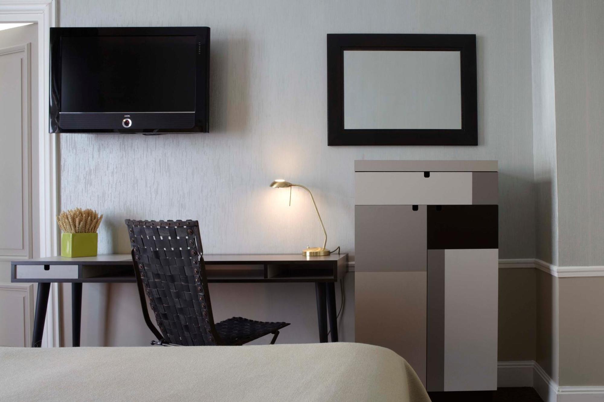 Hotel Therese Париж Екстериор снимка